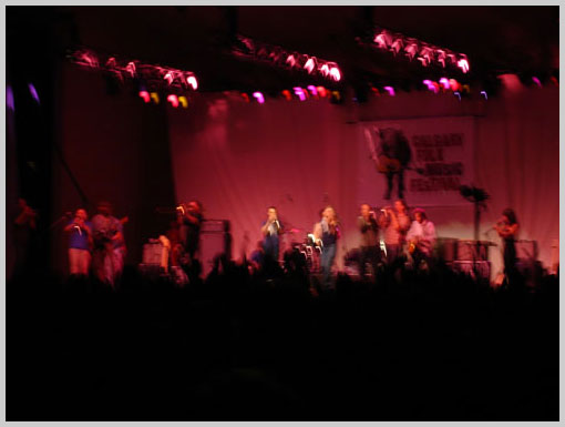 Blurry Social Scene - Show at the FolkFest